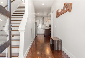 Interior - Rooftop Golf, Grill & Firepit w/ a View! Sleep 13! (Nashville)