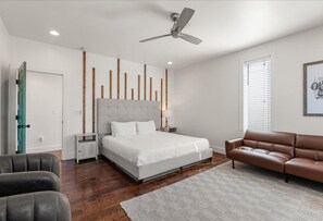 3 bedrooms, desk, iron/ironing board, free WiFi