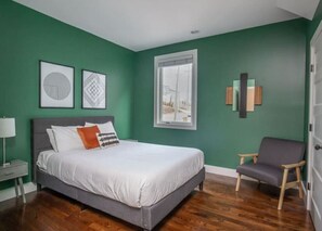 3 室のベッドルーム、デスク、アイロン / アイロン台、WiFi (無料)