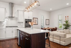 Interior - Rooftop Golf, Grill & Firepit w/ a View! Sleep 13! (Nashville)