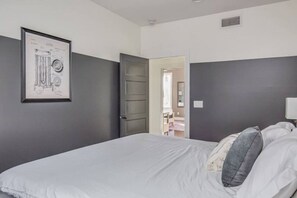 3 sovrum, skrivbord, strykjärn/strykbräda och gratis wi-fi