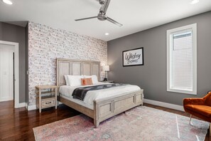 3 bedrooms, desk, iron/ironing board, free WiFi - Downtown Views w/ Golf, Grill, & Firepit! 8 to DT! (Nashville)
