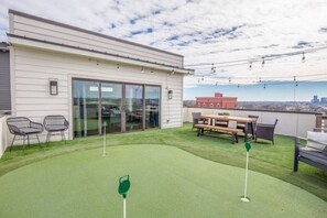 屋外ダイニングエリア