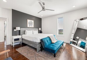 3 slaapkamers, een bureau, een strijkplank/strijkijzer, gratis wifi