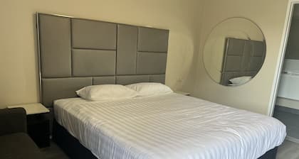 S 1 Motel