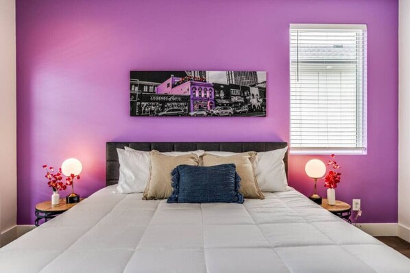 4 habitaciones, escritorio, tabla de planchar con plancha y wifi gratis 