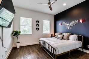 4 habitaciones, escritorio, tabla de planchar con plancha y wifi gratis 