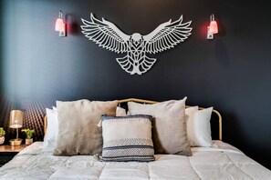 4 bedrooms, desk, iron/ironing board, free WiFi