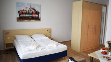 1 bedroom, free WiFi, bed sheets