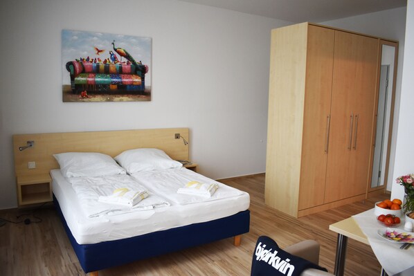 1 bedroom, free WiFi, bed sheets