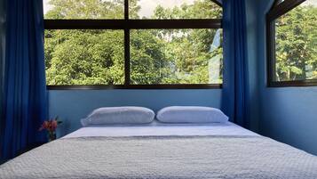 Romantic Double Room | Free WiFi, bed sheets