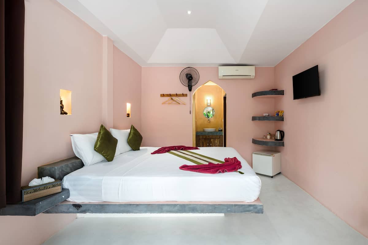 Artículos del minibar gratis y caja de seguridad en la habitación