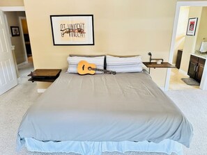 3 sovrum, skrivbord, wi-fi och sängkläder