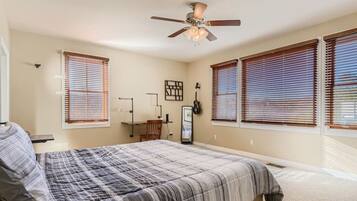 3 habitaciones, escritorio, wifi y ropa de cama