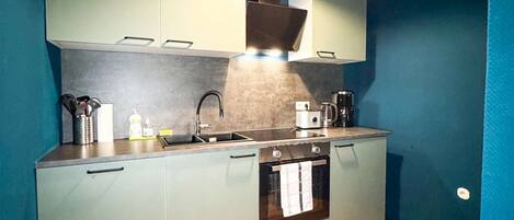 Kühlschrank, Ofen, Herdplatte, Geschirrspüler