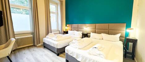 1 habitación, tabla de planchar con plancha, wifi y ropa de cama