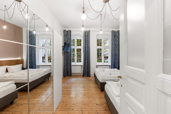 2 slaapkamers, een strijkplank/strijkijzer, wifi, beddengoed