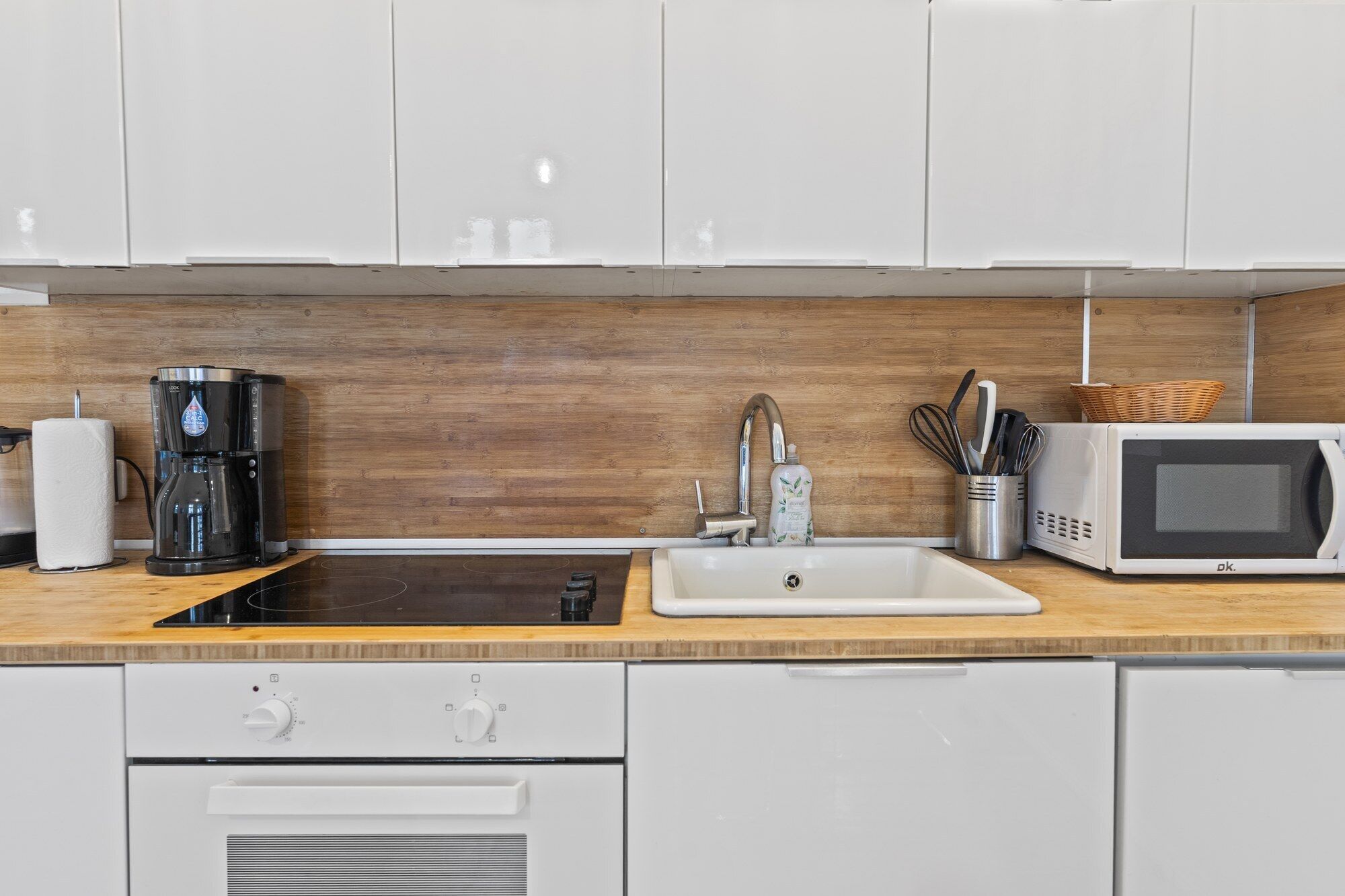 Refrigerador, microondas, horno, placa de cocina