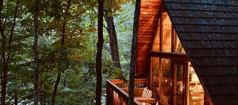 Magical TreeHouse I Hot Tub, Fireplace, Pets OK