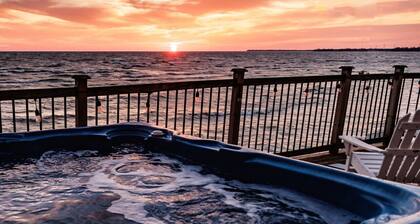 Feel the Calm | Lake Erie Cottage with Hot Tub & Sunset Views