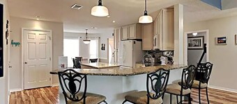 Private pool  7 person hot tub 4 bikes  Private beach access