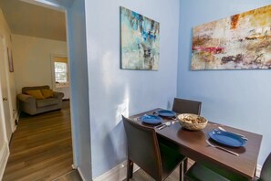 Dining - Mathilda Street Trio - Stylish 2BR Apt (Pittsburgh)