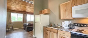 Villa 1 sleep 6 w/VIP pkg- Bachelor parties here!