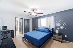 4 bedrooms, desk, iron/ironing board, travel cot