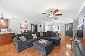 TV, table football, offices - Spacious Family Home w/ Pool -Close to Everything (Palm Harbor)