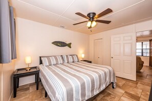 4 bedrooms, WiFi, bed sheets
