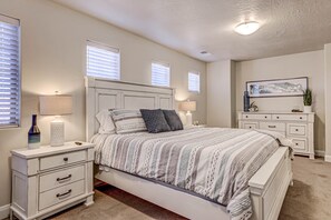 3 bedrooms, travel cot, free WiFi, bed sheets