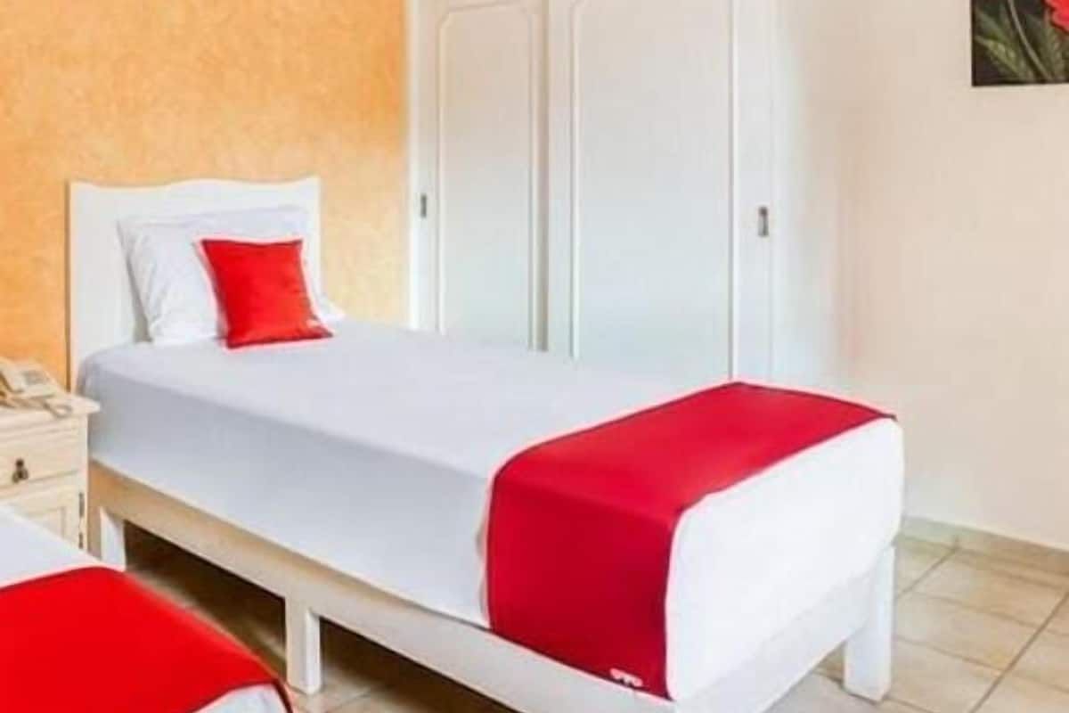 Economy Single Room | Bed sheets