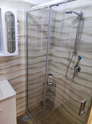 Family Condo | Bathroom - B&B Good Friends Home (Naples)