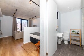Room - Central and Modern 1 Bedroom Apartment in Sea Point (Cape Town)