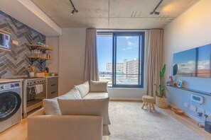 Interior - Central and Modern 1 Bedroom Apartment in Sea Point (Cape Town)