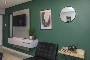 Basic Studio, 1 Queen Bed | Interior