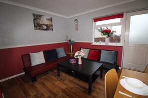 Living area - Aspley House (Sutton-in-Ashfield)