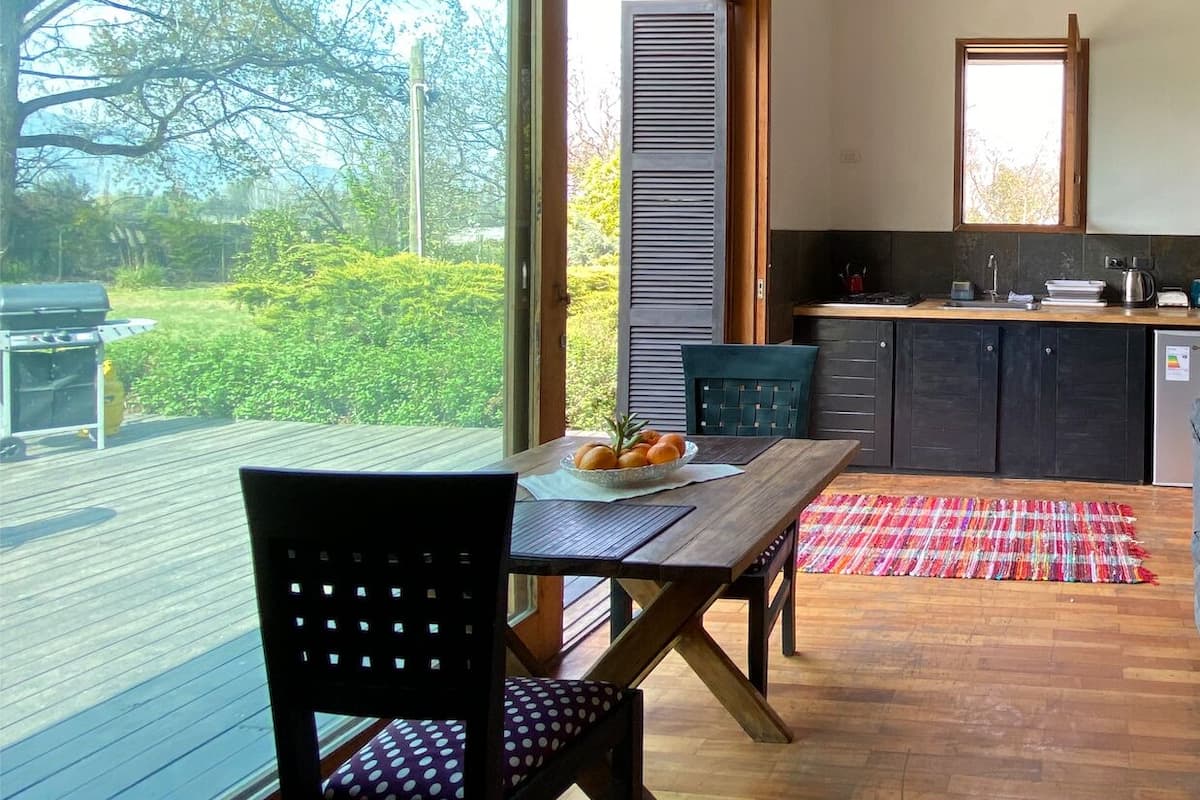 Bungalow Design | Cucina privata | Tostapane, prodotti per la pulizia, carta assorbente