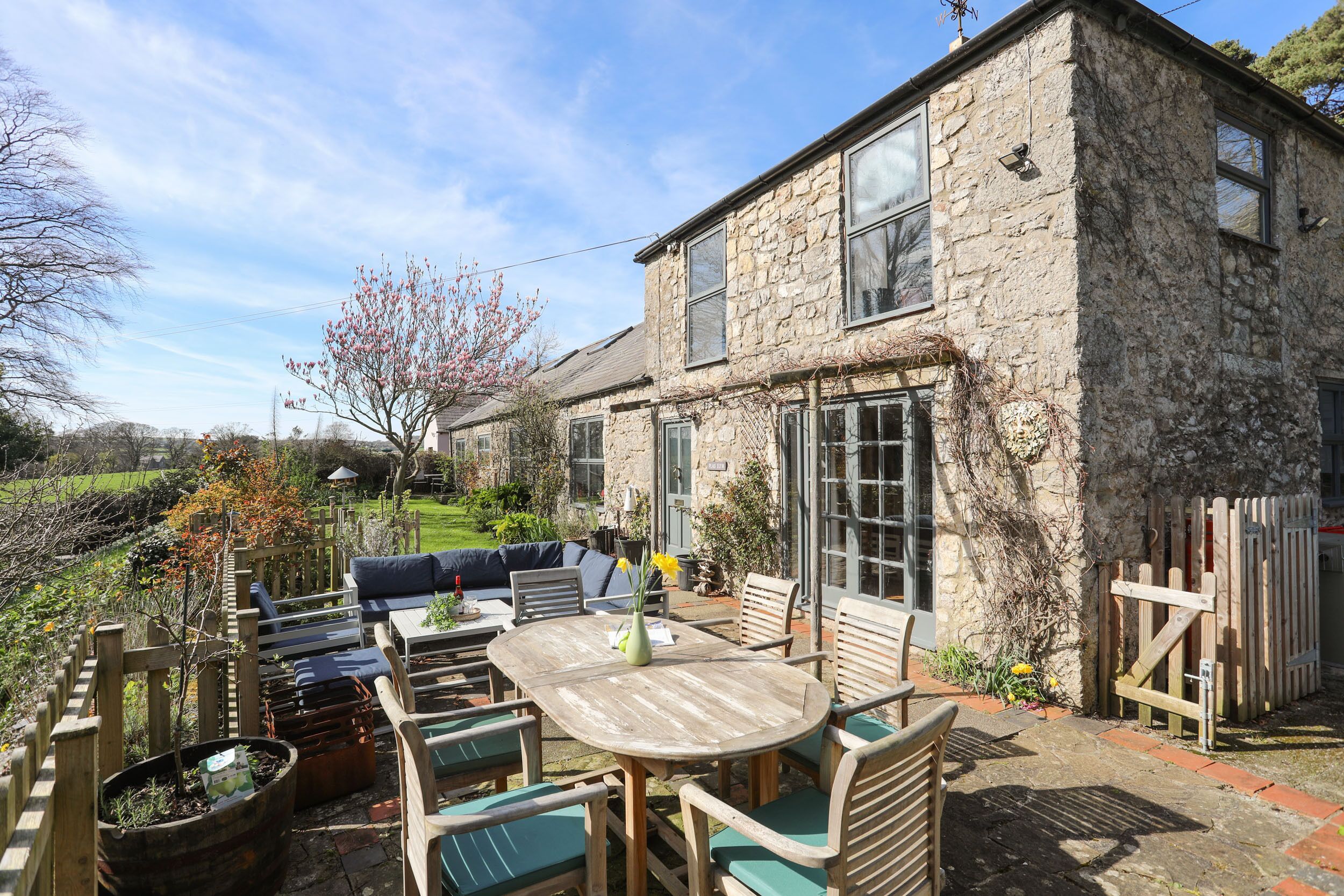 Cottage | Front of property