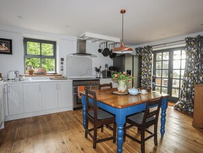 Småhus | Eget kjøkken | Kjøleskap, oppvaskmaskin, vannkoker og brødrister