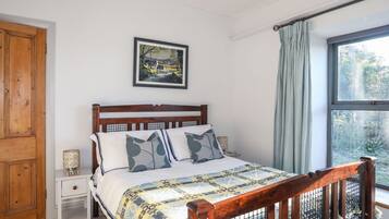 5 makuuhuonetta, yksilöllisesti sisustettu, yksilöllisesti kalustettu