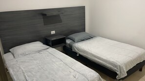 2 habitaciones, tabla de planchar con plancha y wifi gratis