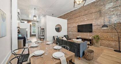 Historic Downtown Flat with Game Room in Galveston