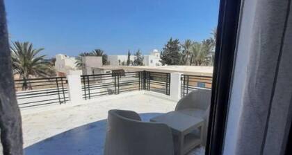 Villa with private beach access, top-of-the-range amenities, fully equipped.