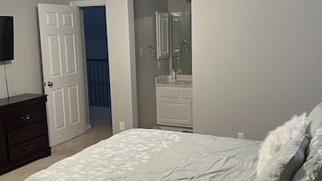 5 bedrooms, iron/ironing board, free WiFi, bed sheets