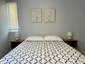 2 bedrooms, iron/ironing board, WiFi, bed sheets
