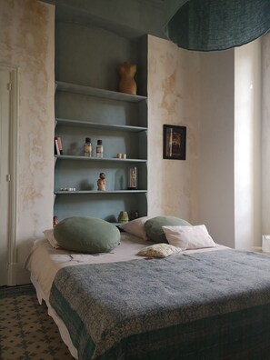 4 bedrooms, iron/ironing board, WiFi, bed sheets - A family home in Provence Occitanie (SABRAN)