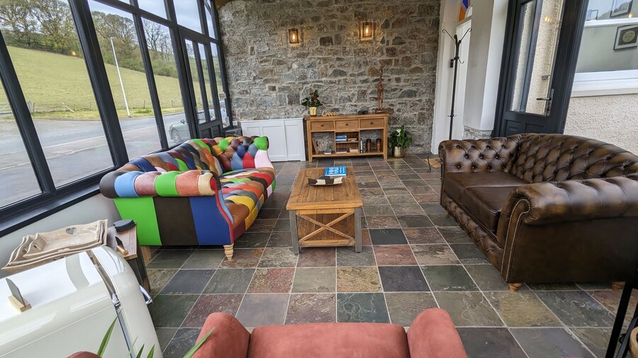 Llys Aeron Guest House