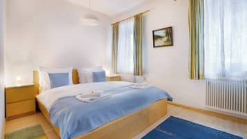 2 Schlafzimmer, Zimmersafe, Schreibtisch, Bügeleisen/Bügelbrett