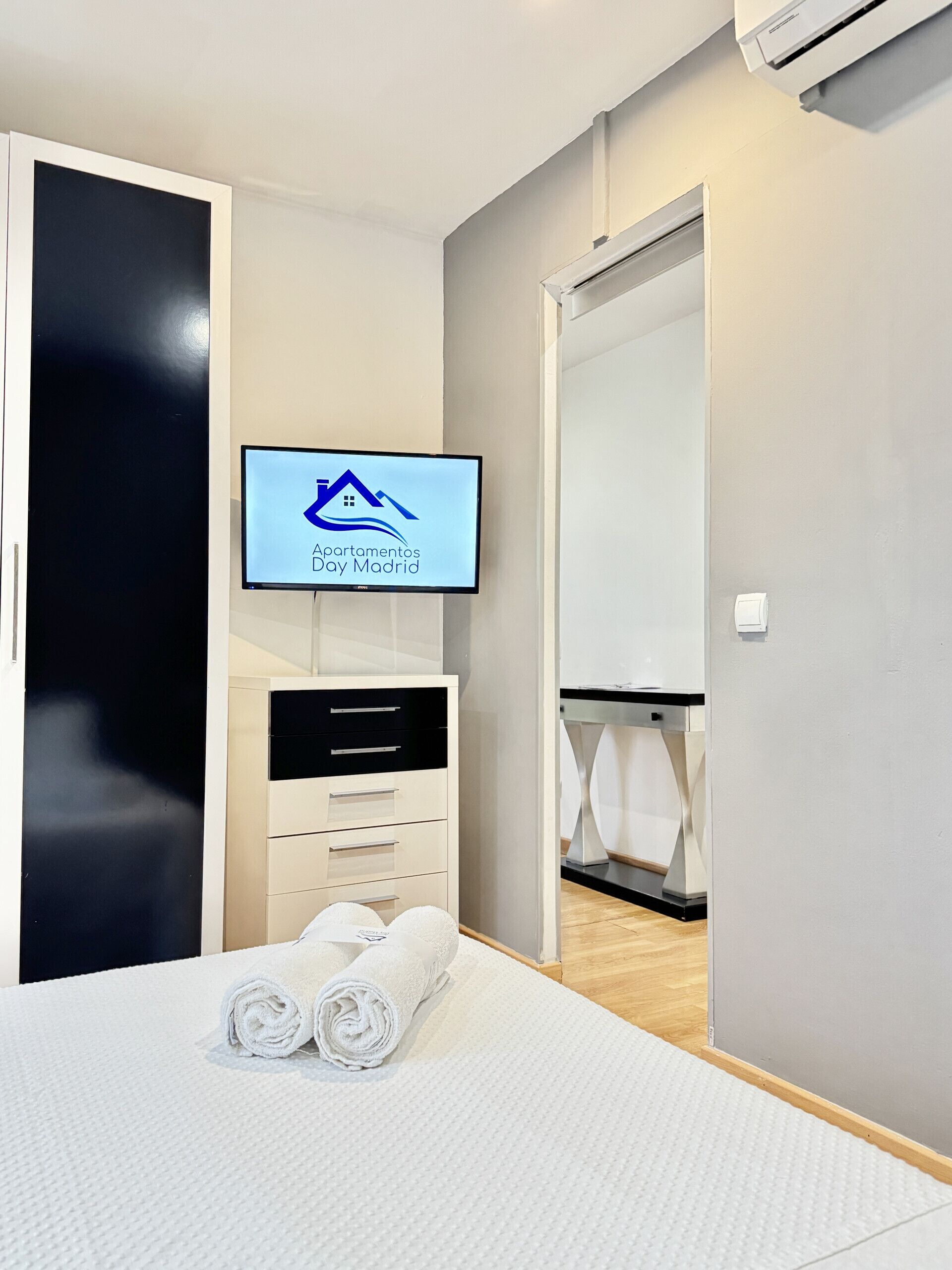 2 bedrooms, iron/ironing board, travel cot, free WiFi